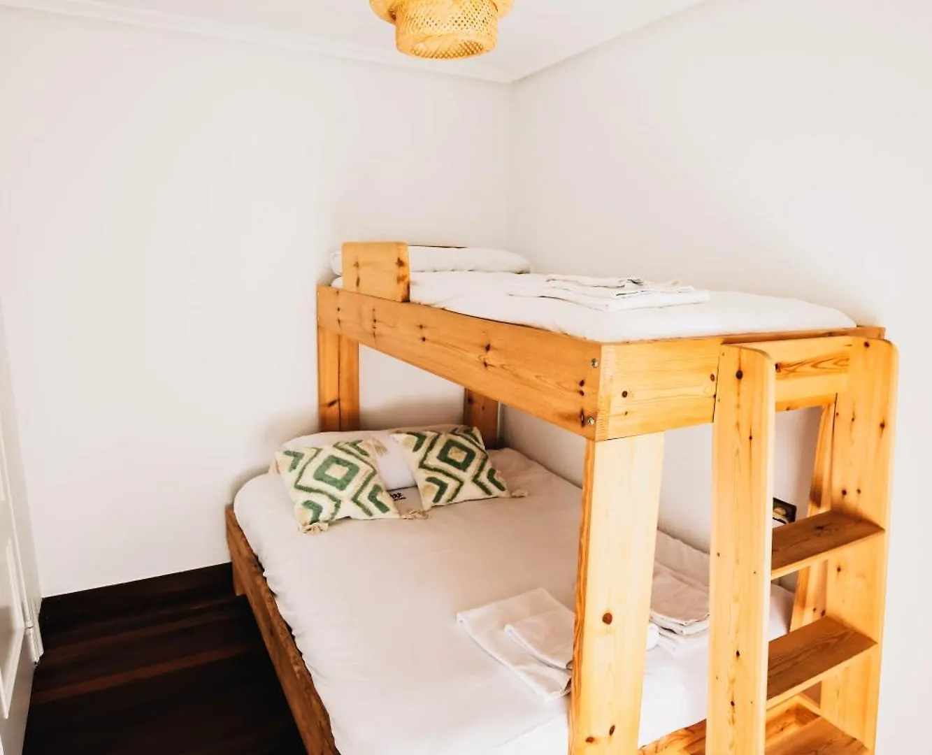Gasthuis Loredo Surf House Spanje