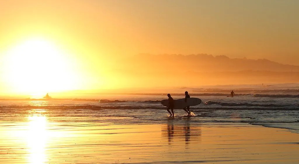 Loredo Surf House